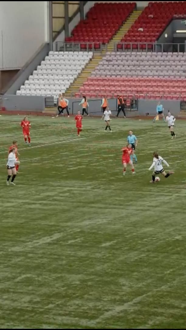 😱 WHAT-A-SHOT! Anna Osl mit einer 🚀