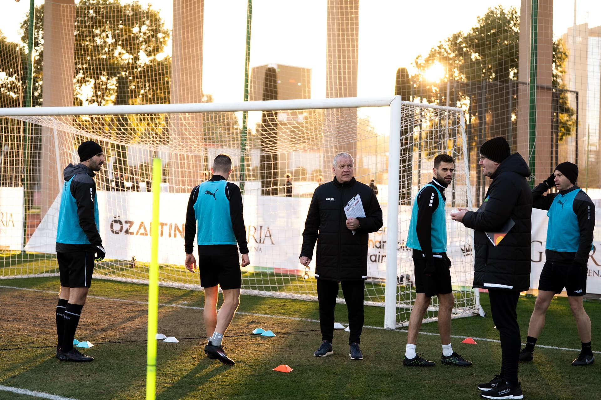Elite-Referees trainieren mit Fitness-Chef der UEFA